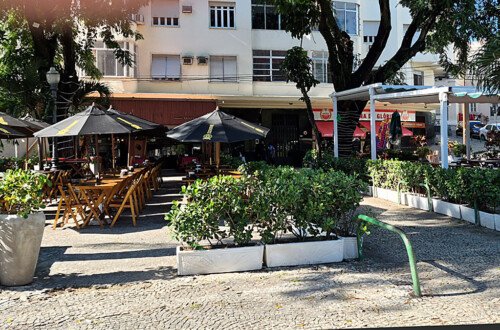 Vista da fachada da Taberna da Glória, um dos restaurantes mais tradicionais do bairro. Fachada da Taberna da Glória, restaurante localizado no bairro da Glória, Rio de Janeiro.