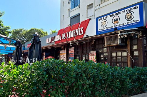 Fachada da Cervejaria Ximenes, restaurante localizado no bairro da Glória, Rio de Janeiro. Fachada da Cervejaria Ximenes, restaurante localizado no bairro da Glória, Rio de Janeiro.
